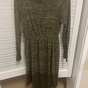 Soft green boutique midi dress